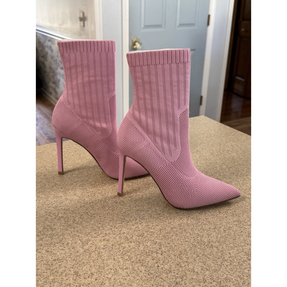 Steve Madden Discreet Pink Knit‎ Stilleto Boots 8